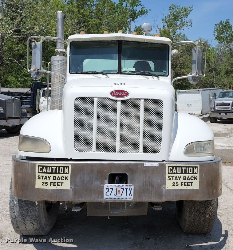 image for item KF9042 2006 Peterbilt 335  ready mix truck