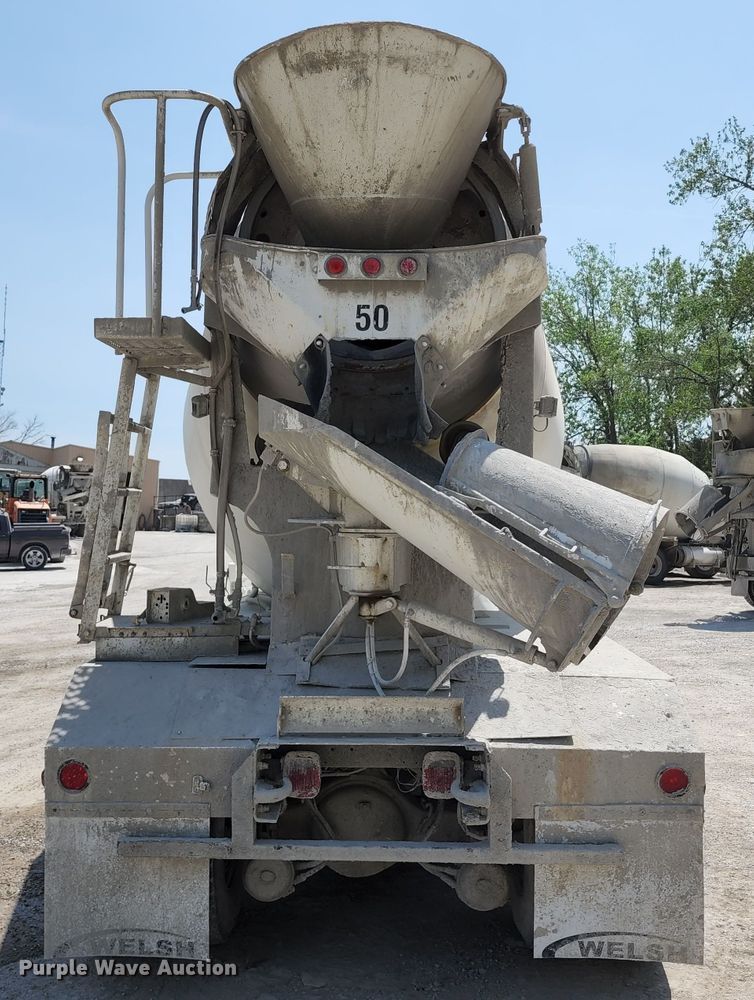 image for item KF9042 2006 Peterbilt 335  ready mix truck