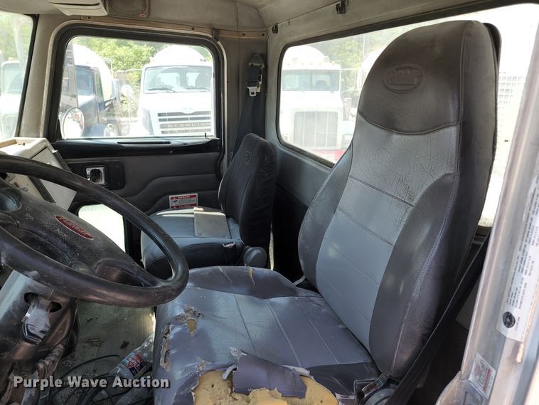 image for item KF9042 2006 Peterbilt 335  ready mix truck