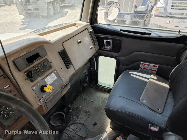 image for item KF9042 2006 Peterbilt 335  ready mix truck