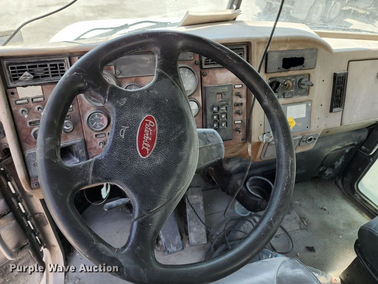 image for item KF9042 2006 Peterbilt 335  ready mix truck