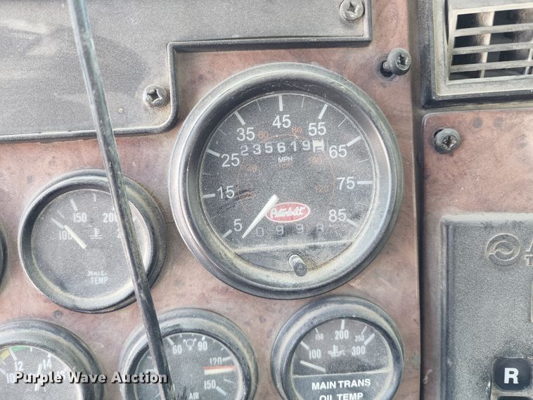 image for item KF9042 2006 Peterbilt 335  ready mix truck