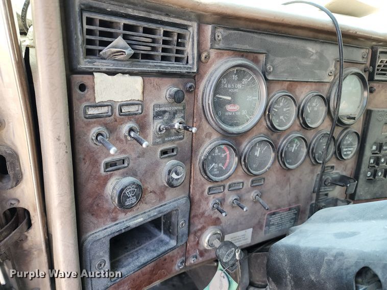 image for item KF9042 2006 Peterbilt 335  ready mix truck