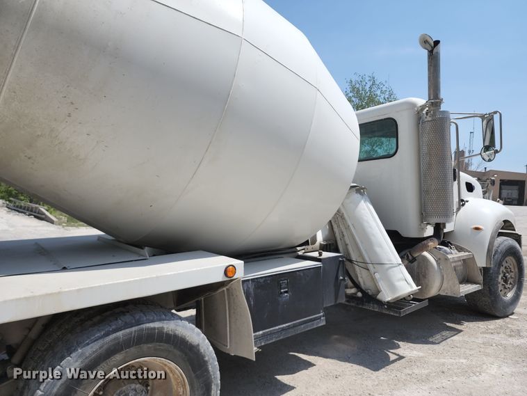 image for item KF9042 2006 Peterbilt 335  ready mix truck
