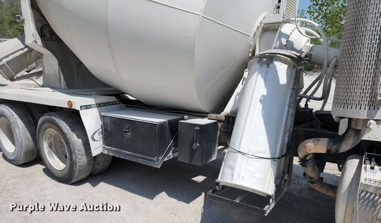 image for item KF9042 2006 Peterbilt 335  ready mix truck