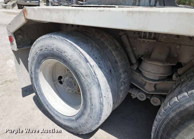 image for item KF9042 2006 Peterbilt 335  ready mix truck