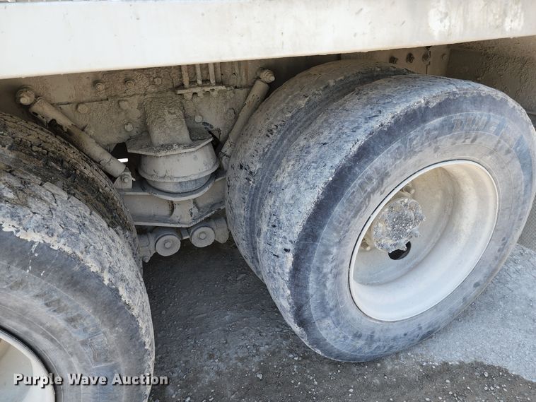 image for item KF9042 2006 Peterbilt 335  ready mix truck