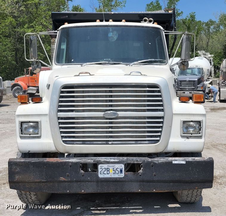 image for item KF9043 1991 Ford L9000  dump truck