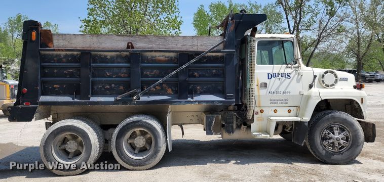 image for item KF9043 1991 Ford L9000  dump truck