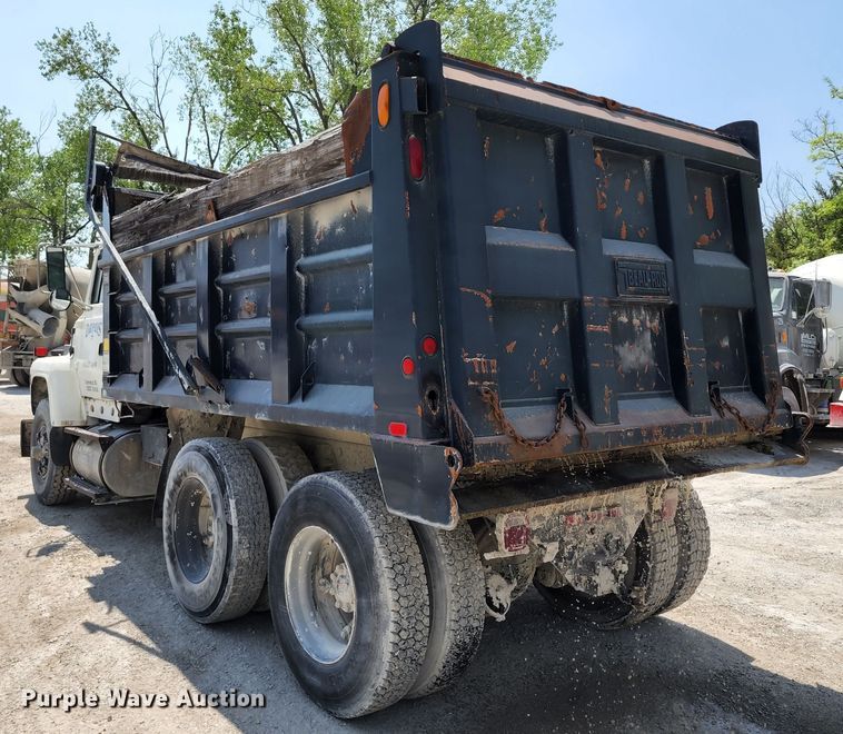 image for item KF9043 1991 Ford L9000  dump truck