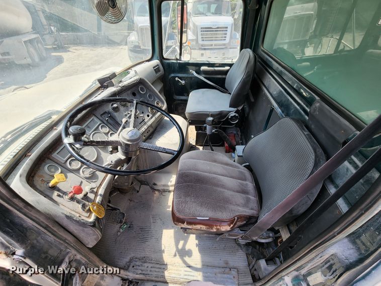 image for item KF9043 1991 Ford L9000  dump truck