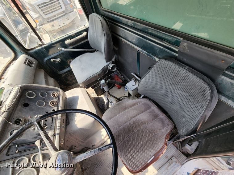 image for item KF9043 1991 Ford L9000  dump truck