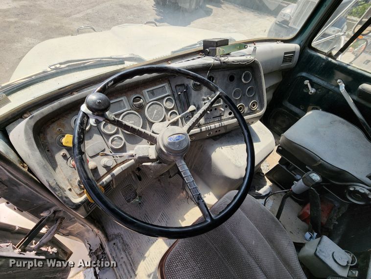 image for item KF9043 1991 Ford L9000  dump truck