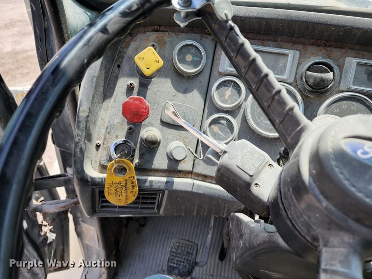 image for item KF9043 1991 Ford L9000  dump truck