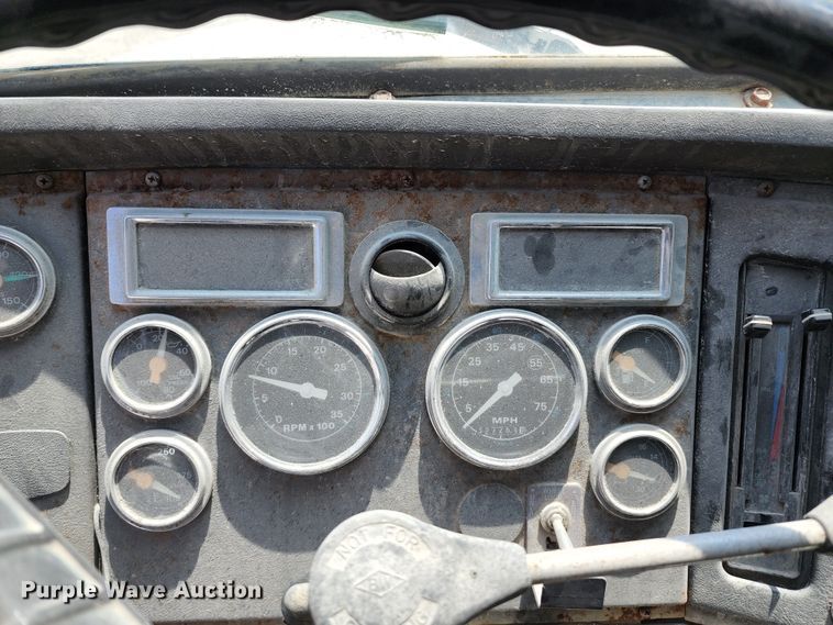 image for item KF9043 1991 Ford L9000  dump truck