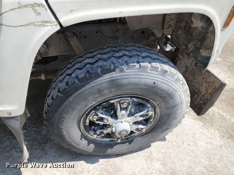 image for item KF9043 1991 Ford L9000  dump truck