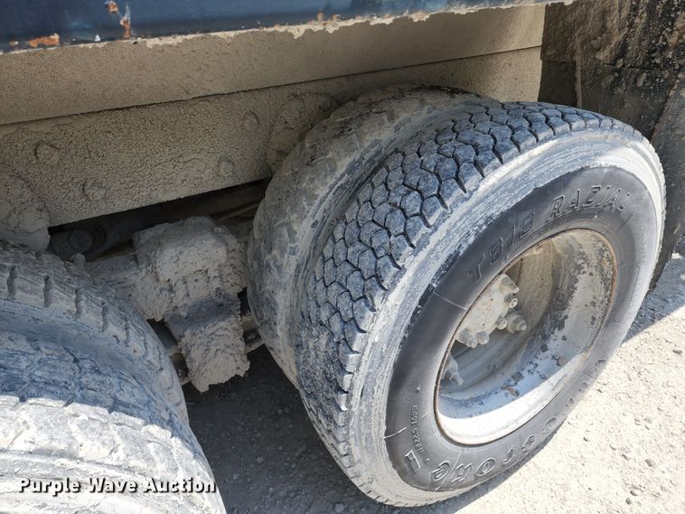 image for item KF9043 1991 Ford L9000  dump truck