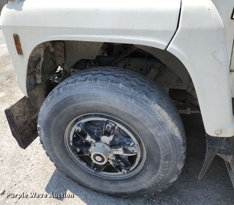 image for item KF9043 1991 Ford L9000  dump truck