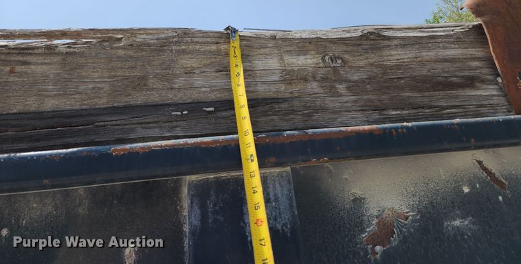 image for item KF9043 1991 Ford L9000  dump truck