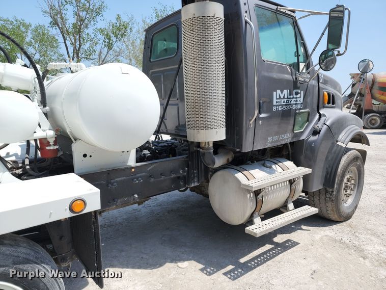 image for item KF9045 2005 Sterling L-Line  ready mix truck