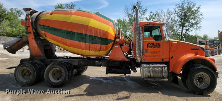 image for item KF9047 2002 Kenworth W900  ready mix truck