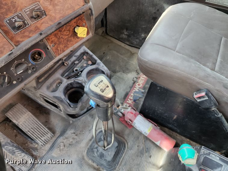 image for item KF9047 2002 Kenworth W900  ready mix truck