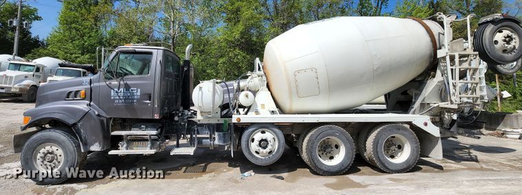 image for item KF9048 2004 Sterling L-Line  ready mix truck