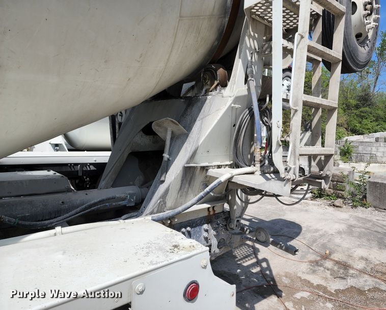 image for item KF9048 2004 Sterling L-Line  ready mix truck