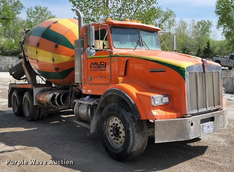 image for item KF9049 2003 Kenworth T800  ready mix truck