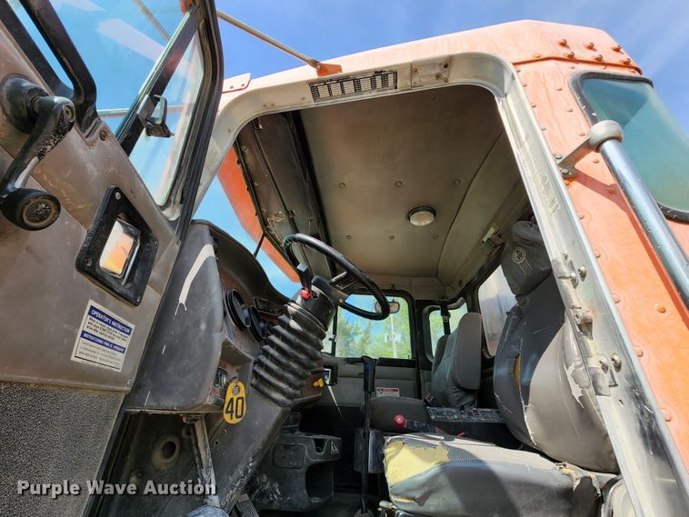 image for item KF9049 2003 Kenworth T800  ready mix truck