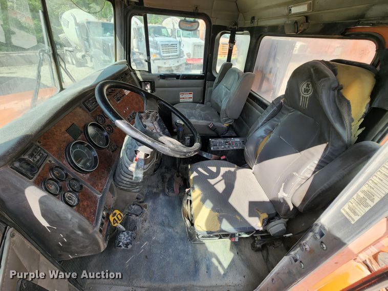 image for item KF9049 2003 Kenworth T800  ready mix truck