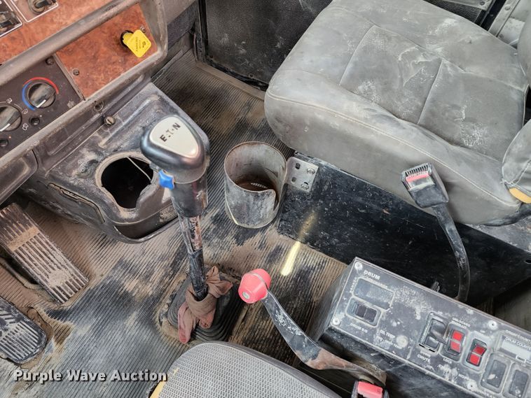 image for item KF9049 2003 Kenworth T800  ready mix truck