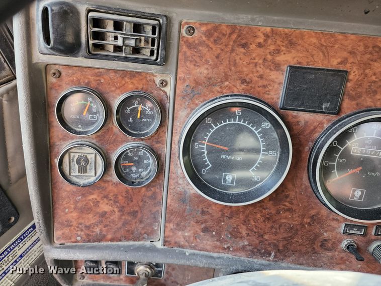 image for item KF9049 2003 Kenworth T800  ready mix truck