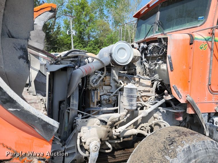 image for item KF9049 2003 Kenworth T800  ready mix truck