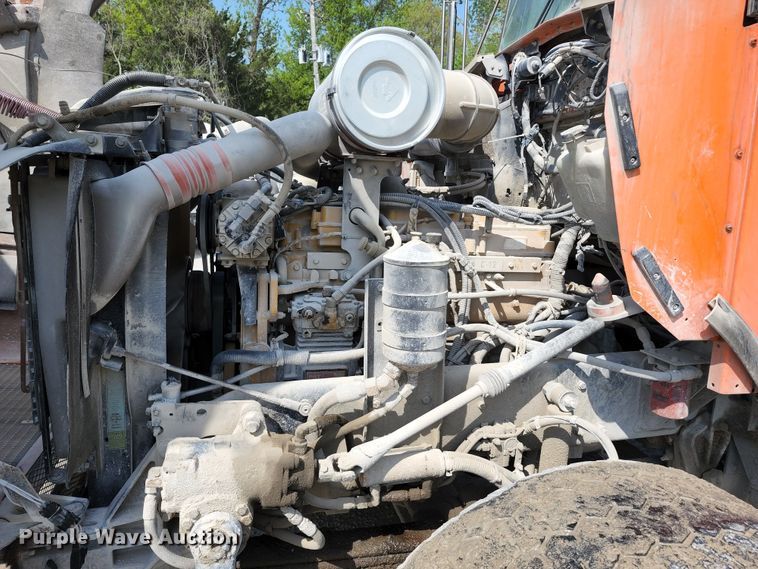 image for item KF9049 2003 Kenworth T800  ready mix truck