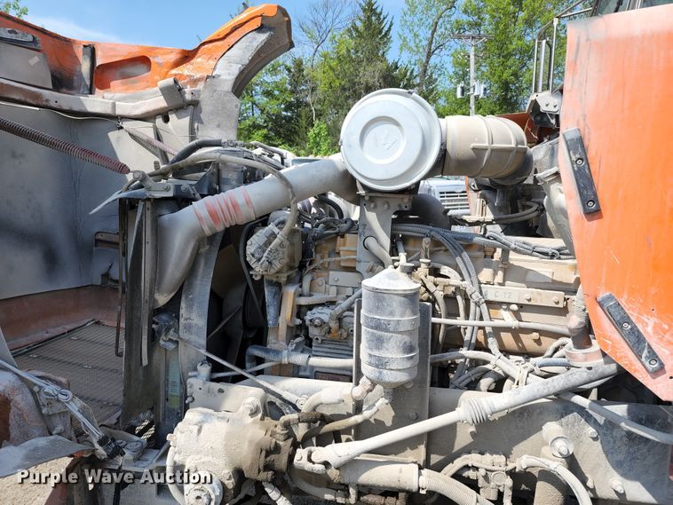 image for item KF9049 2003 Kenworth T800  ready mix truck