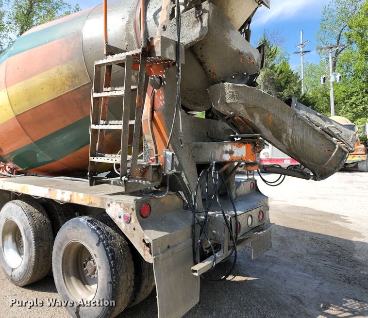 image for item KF9049 2003 Kenworth T800  ready mix truck