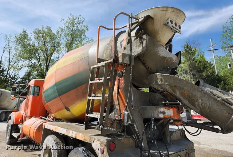 image for item KF9049 2003 Kenworth T800  ready mix truck