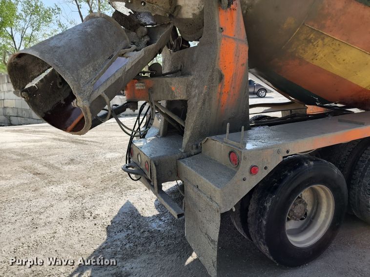 image for item KF9049 2003 Kenworth T800  ready mix truck