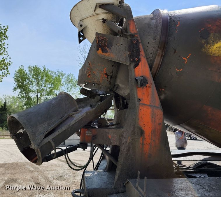 image for item KF9049 2003 Kenworth T800  ready mix truck