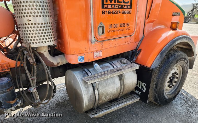 image for item KF9049 2003 Kenworth T800  ready mix truck