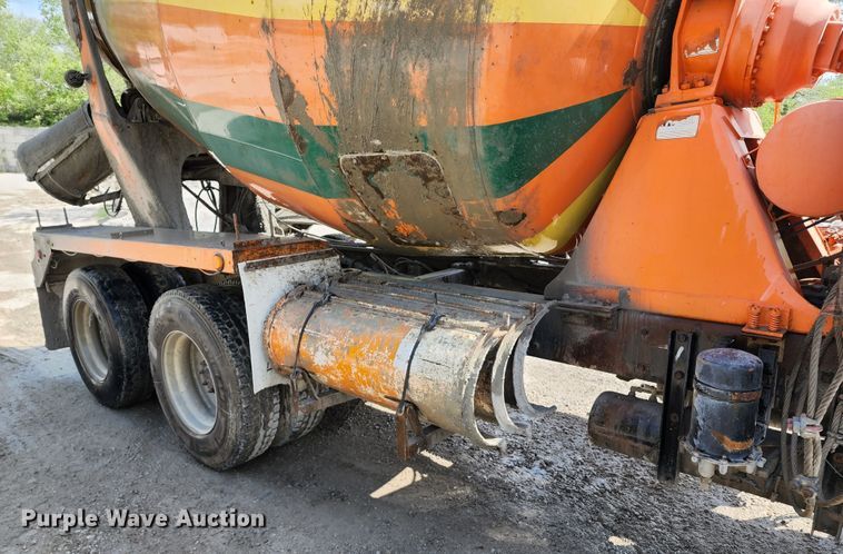 image for item KF9049 2003 Kenworth T800  ready mix truck