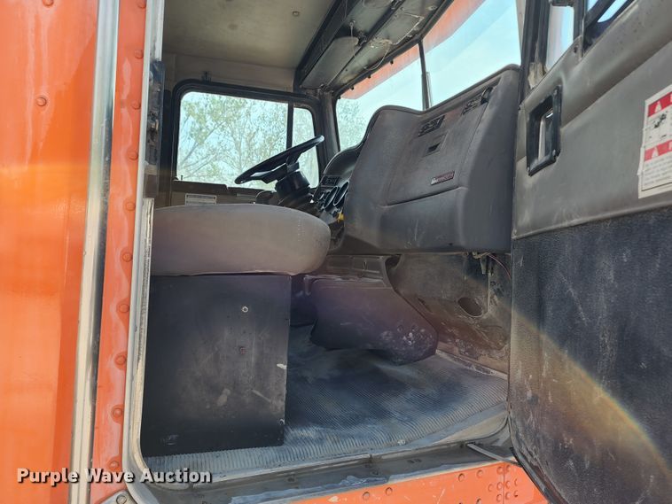 image for item KF9049 2003 Kenworth T800  ready mix truck