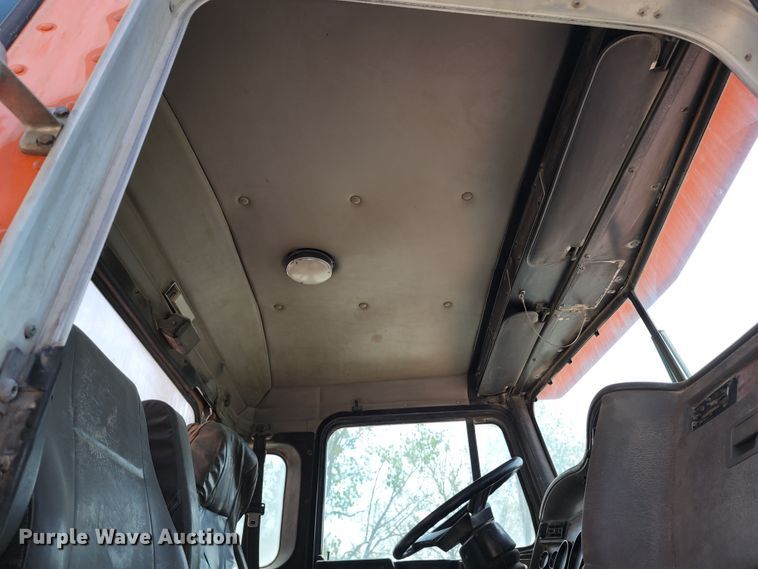 image for item KF9049 2003 Kenworth T800  ready mix truck