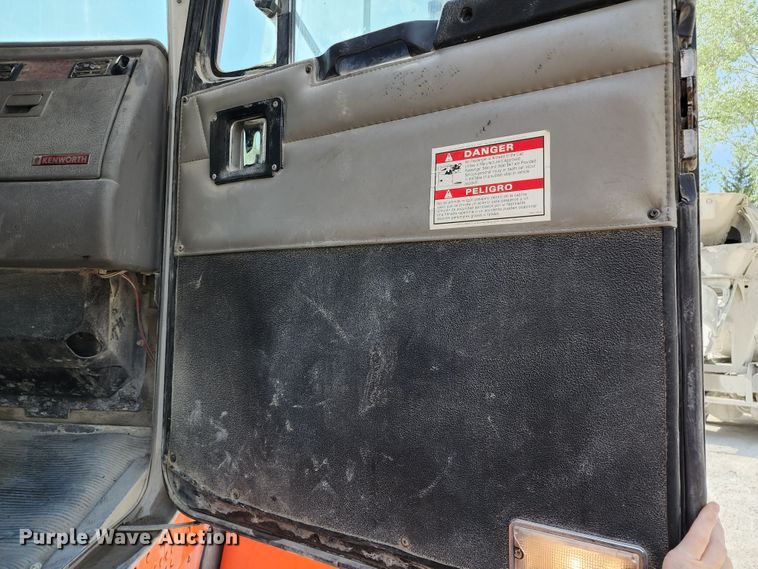 image for item KF9049 2003 Kenworth T800  ready mix truck