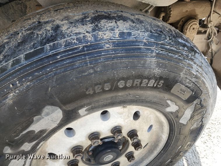 image for item KF9049 2003 Kenworth T800  ready mix truck