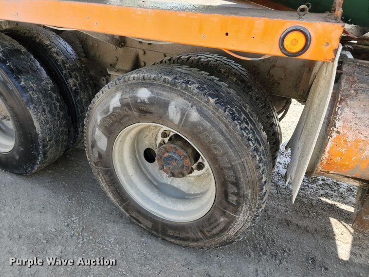 image for item KF9049 2003 Kenworth T800  ready mix truck