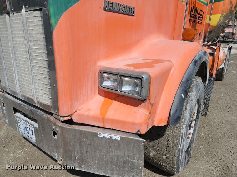 image for item KF9049 2003 Kenworth T800  ready mix truck
