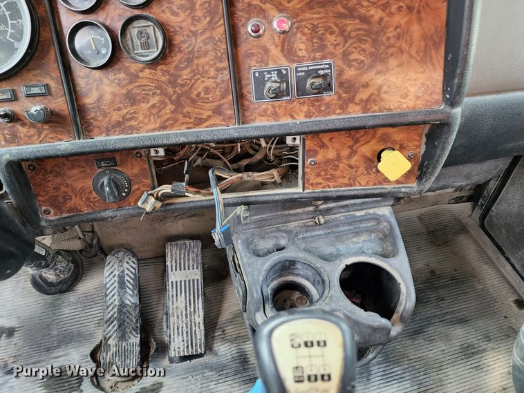 image for item KF9050 2002 Kenworth W900  ready mix truck