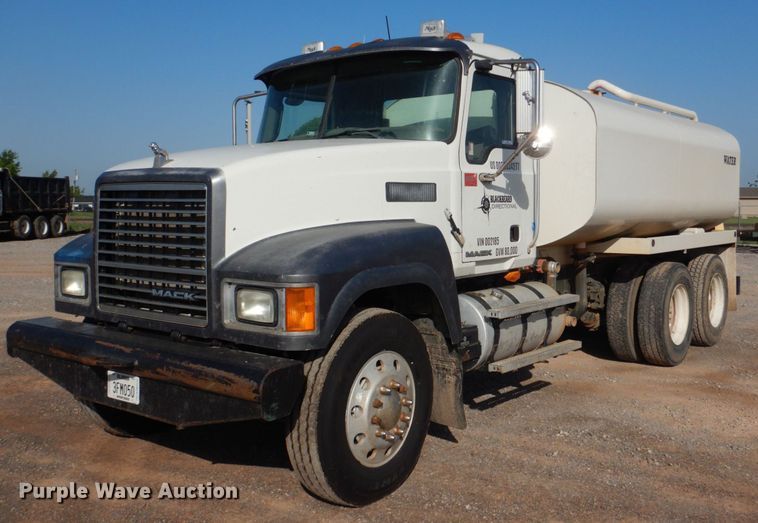 image for item KP9074 2008 Mack CHU613  water truck